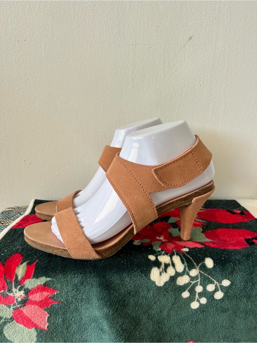 Pedro Garcia Dusty‎ Rose Suede Strappy Mid-Heel Sandals